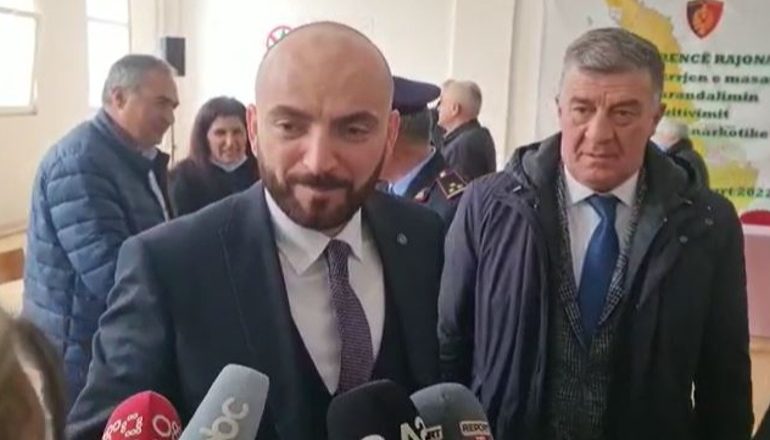 8 POLICË PLAGOSËN GJATË PROTESTËS TEK “5 MAJI”/ Reagon Gledis Nano: Janë në gjendje të mirë shëndetësore