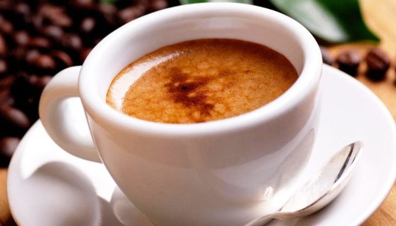 PI NJË KAFE NË MËNGJES/ Zbuloni efektet pozitive në shëndet! Studimi: Ul rrezikun e tumorit në tru