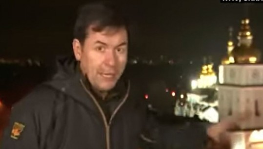 PO RAPORTONTE LIVE NGA KIEVI/ Ja momenti kur gazetari dëgjon shpërthimet në kryeqytetin ukrainas