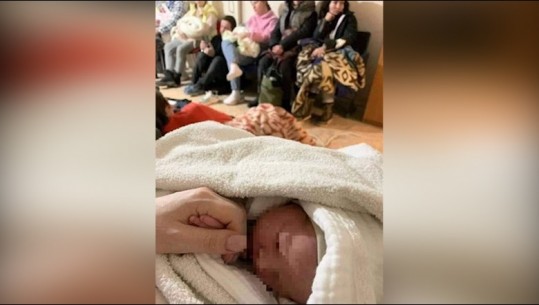 UKRAINA NËN BOBARDIMET RUSE/ Në bunkeret e strehimit ndodh "mrekullia", lind një fëmijë