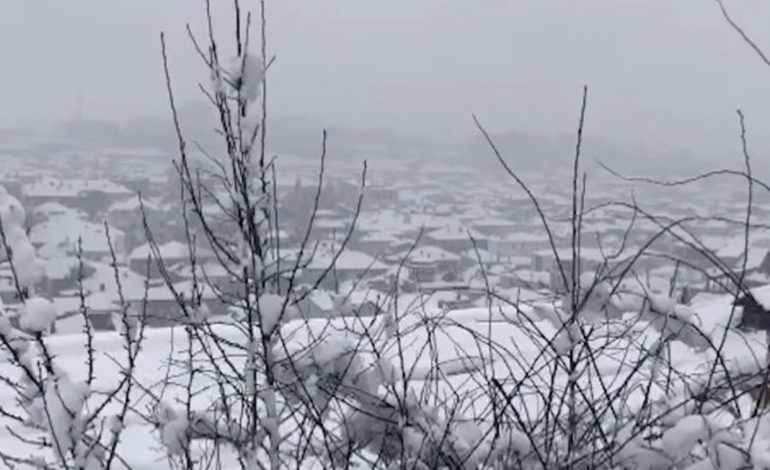 ZBARDHET JUGLINDJA/ Dhjetëra fshatra pa energji elektrike