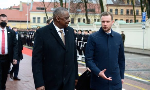 “RUSIA GATI TË GODASË UKRAINËN”/ Zyrtari amerikan i mbrojtjes: Shpresoj që Putin do të tërhiqet nga lufta