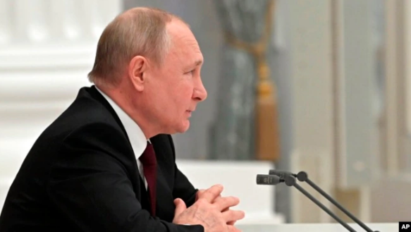 PRAG LUFTE/ Rusia vendos sot për njohjen e rajoneve separatiste në Ukrainën lindore