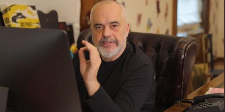 PARA TAKIMIT ME BLINKEN/ Kryeministri gjen kohë për komentuesit: “E shkatërruat vendin…”. Rama i përgjigjet: Të shash…