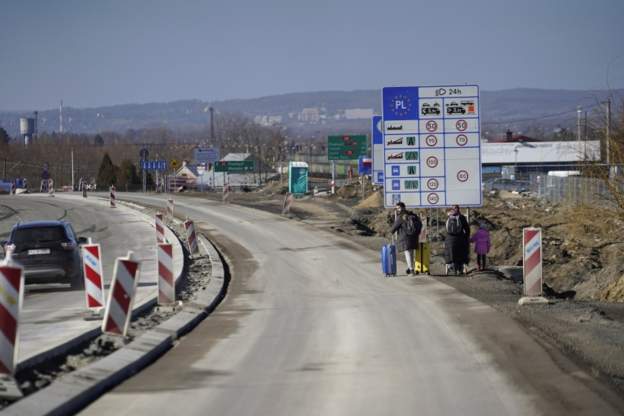 “MBANI KUFIJTE HAPUR…”/ Agjencia e OKB për refugjatët thirrje fqinjëve të Ukrainës