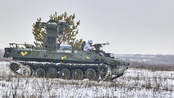 PRAG LUFTE/ Gjermania sërish thirrje qytetarëve të largohen nga Ukraina, Lufthansa pezullon udhëtimet drejt Kievit