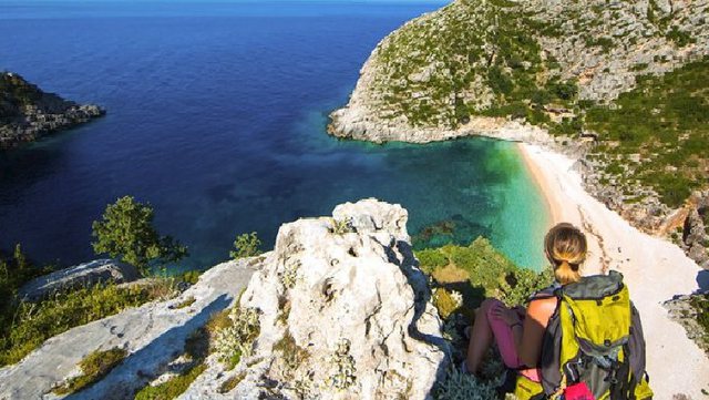 PANDEMIA NXITI PUSHIMET BRENDA VENDIT/ Durrësi, Vlora dhe Tirana destinacionet më të preferuara