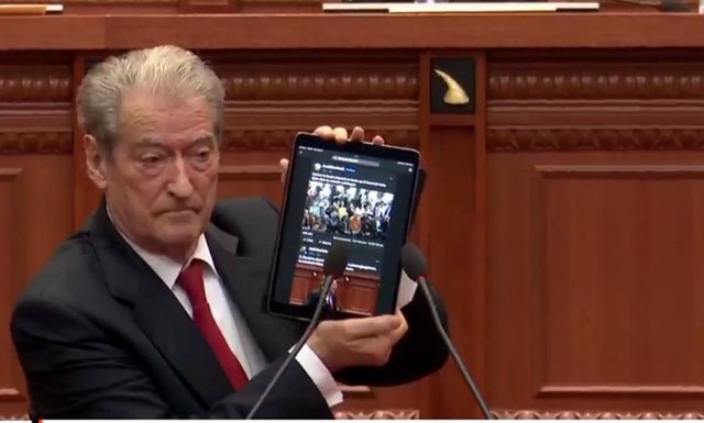 BERISHA I NXORRI VIDEON DHE E QUAJTI PENG/ Shihni reagimin e Bashës