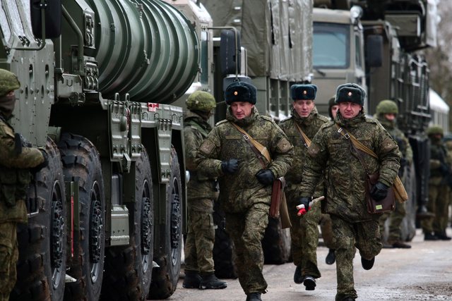 “QYTETARË, LARGOHUNI…”/ Sinjali URGJENT nga CIA: Ja data kur Rusia do të pushtojë Ukrainën