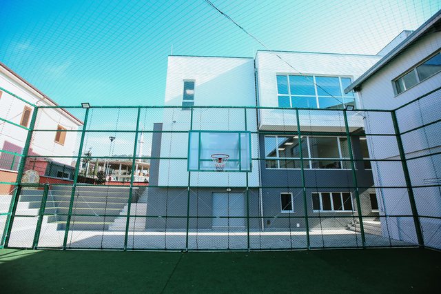 “KA HAPUR DYERT…”/ Rama publikon PAMJET nga shkolla e rindërtuar në Borizanë
