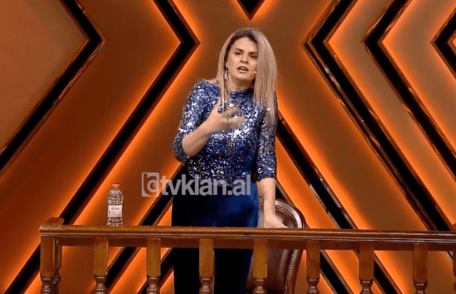 “E BËNTE ME TJETRËN NË KREVATIN E…”/ Vajza i rrëfen nënës çfarë i tregoi babait: Më tha “ul kokën dhe mos…