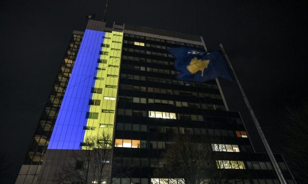 “PO NA QËNDROJNË AFËR”/ Deputetja ukrainase kërkon që shteti i saj ta njohë Kosovën: Serbia krah Rusisë…