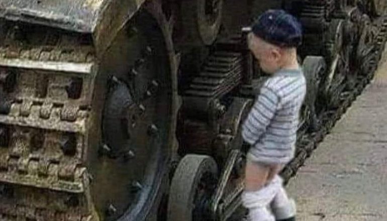 FOTOLAJM/ Rama ironizon pushtimin rus të Ukrainës, shpërndan pamjen epike