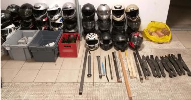 SHQIPTARI VRAU TË RIUN NË GREQI/ Policia “bastis” shoqatat e tifozëve