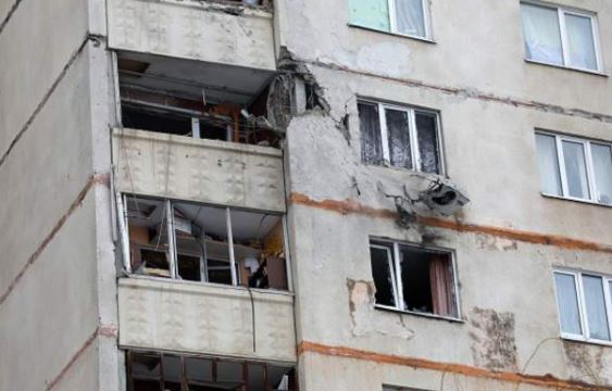 LUFTA/ Rusët bombardojnë me granata zonët e banuar në Ukrainë, dhjetëra të vrarë dhe qindra të plagosur