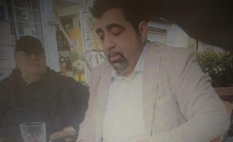 “TE KAFJA PËRBALLË PARLAMENTIT”/ Gazetari zbulon kush është personi krah Klodian Zotos: Ja kur është bërë FOTO…