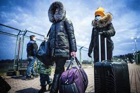LUFTA/ Polonia ka pranuar deri më tani 100 mijë refugjatë ukrainas