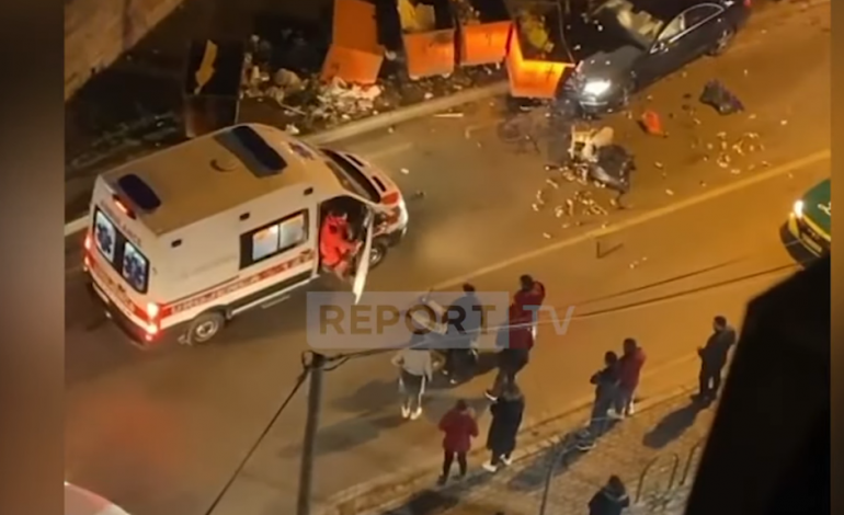 PUBLIKOHEN PAMJET NGA AKSIDENTI NË TIRANË/ 17-vjeçari i shtrirë në tokë, momenti kur vjen ambulanca (VIDEO)