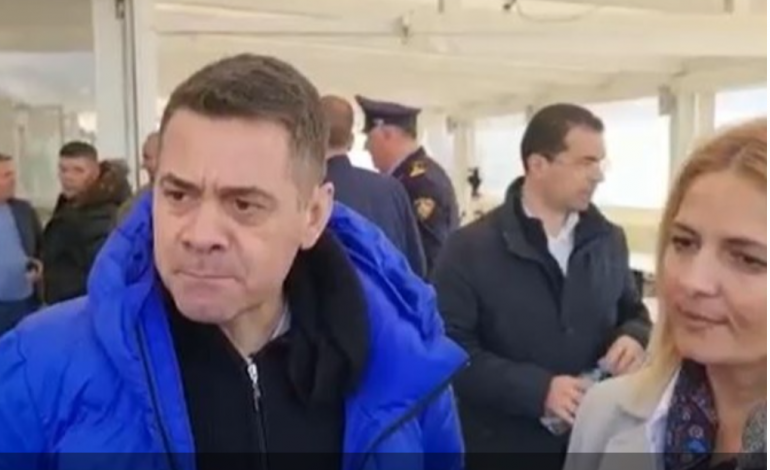 NISIN PËRGATITJET PËR SEZONIN TURISTIK/ Ahmetaj takim me sipërmarrës në Vlorë