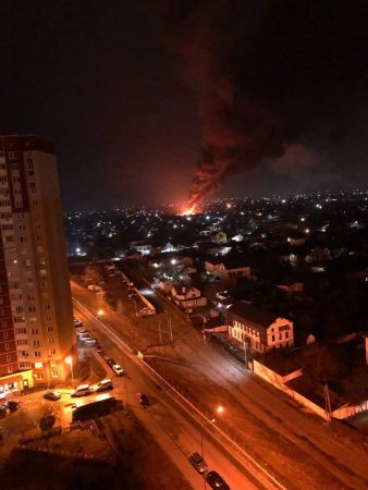LUFTA NË UKRAINË/ Goditet me raketë baza ushtarake, rrëzohet avioni rus në një lagje të kryeqytet. 6 të vdekur