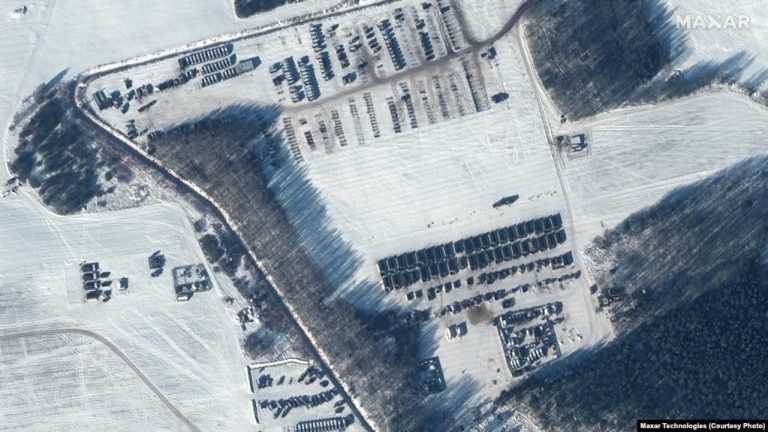 DISKUTOHEN TRUPA NË AFËRSI TË KUFIRIT MIDIS BJELLORUSISË DHE UKRAINËS/ NATO: Më i madhi që prej Luftës së Ftohtë