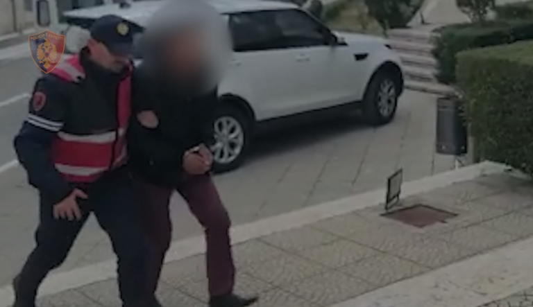 OPERACIONI “GREEN SEED 2″/ Sekuestrohen fara kanabisi, armë gjahu e fishekë në Gjirokastër, arrestohet 59-vjeçari