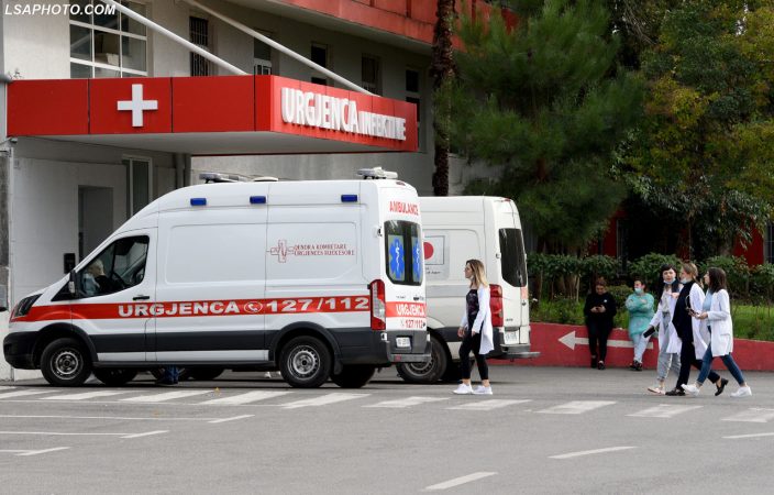 COVIDI NE SHQIPERI/ Rriten INFEKTIMET, 841 raste të reja dhe 6 humbje jete në…