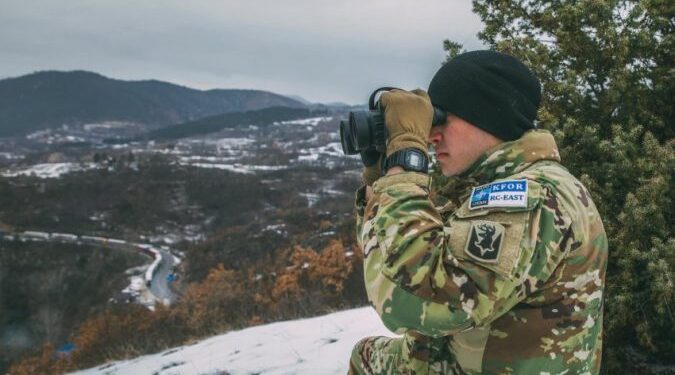 “ERE” KONFLIKTI NE BALLKAN/ Ushtarët amerikanë “blindojnë” gjithë vijën kufitare Kosovë-Serbi