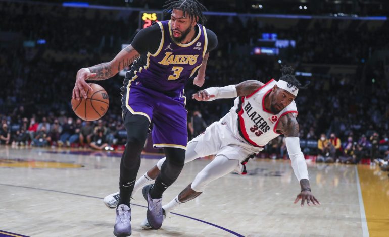 NBA/ Davis nxjerr Lakers nga telashet, vijon kriza për Brooklyn