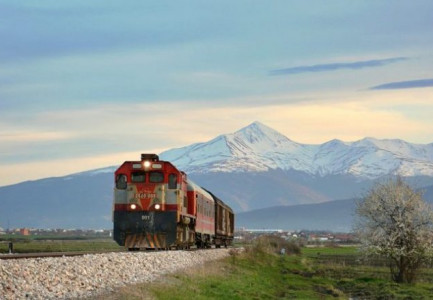 LINJA HEKURUDHORE PRISHTINË-DURRËS/ Ministri i Infrastrukturës: Po bëhet realitet