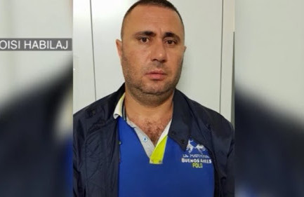 GJYKATA QË DËNOI TAHIRIN NIS GJYKIMIN NË MUNGESË TË MOISI HABILAJT/ KLGJ cakton treshen e gjyqtarëve që do vendosin faktin e kreut të bandës