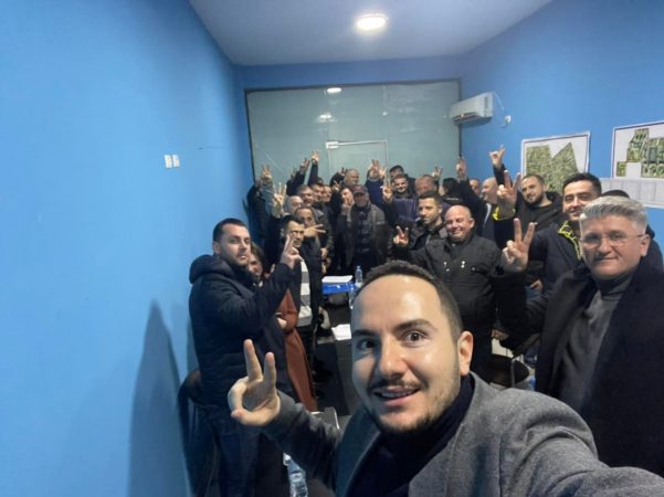 “DEMOKRATET NE BETEJE ME…”/ Salianji dhe Gjekmarkaj krah Luan Hotit: Kandidati dinjitoz për Durrësin!