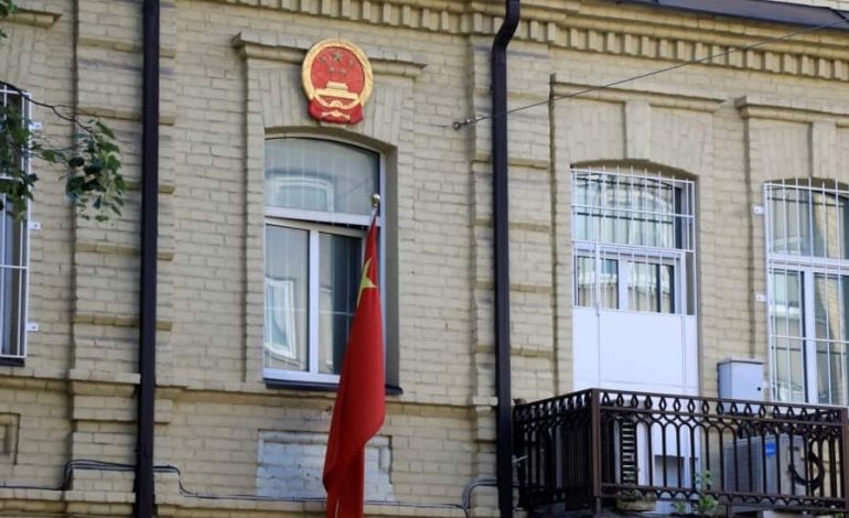 PO ZGJERON LIDHJET ME TAJVANIN/ Kina rrit konfliktin tregtar me Lituaninë