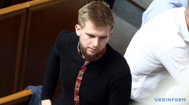 SULMET RUSE/ Deklarata e fortë e deputetit ukrainas: Plani nëse dështon me luftën Ukraina? Ja ku e kam pushkën
