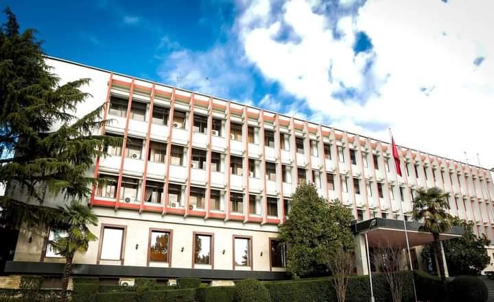 NJOFTIMI/ Një tjetër shtet europian heq të gjitha masat kundër COVID, ja nga cila datë do të udhëtohet lirisht