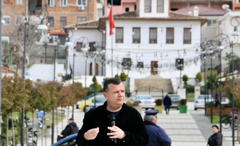 IRONIA e Ballës: Meta dhe Berisha u kujtuan për zgjedhje se nuk e morën dot selinë e PD-së, të dy duan që…