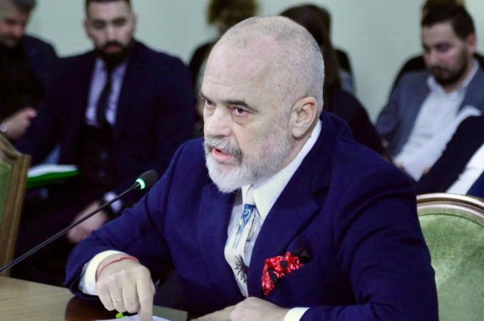 “PARA 2013 SHQIPERIA MBYTEJ NGA…”/ Rama: Në Elbasan dhe Fier janë ndërtuar dy vepra për të cilat jam krenar