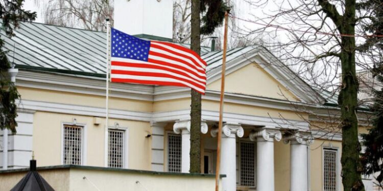 KONFLIKTI RUSI-UKRAINE/ SHBA-të largojnë personelin nga Bjellorusia