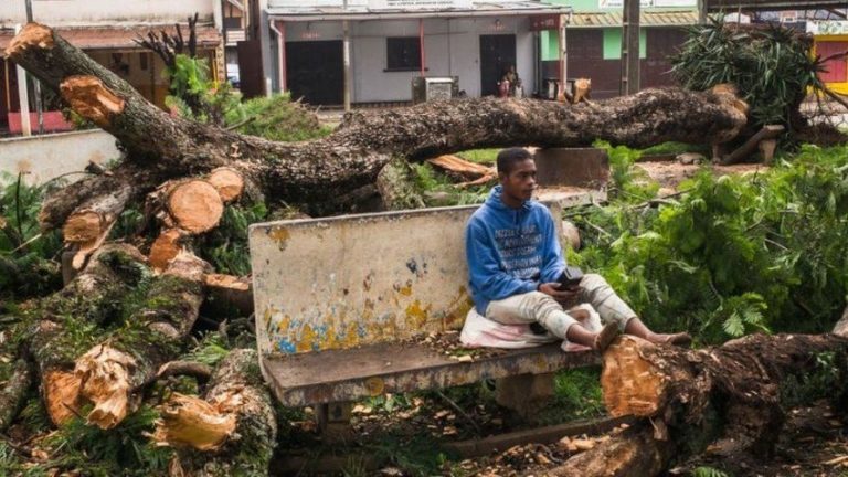 CIKLONI BATSIRAI/ 6 të vdekur në Madagaskar, evakuohen rreth 50 mijë qytetarë