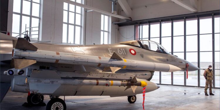 NË GATISHMËRI TË LARTË/ NATO nis mijëra trupa dhe avionë luftarakë në Evropën Lindore