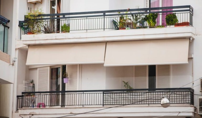 “O SPIUN”/ Djemtë e shokut e akuzojnë, por i moshuari i fal: Ndodhi një natë kur dola në ballkon dhe…