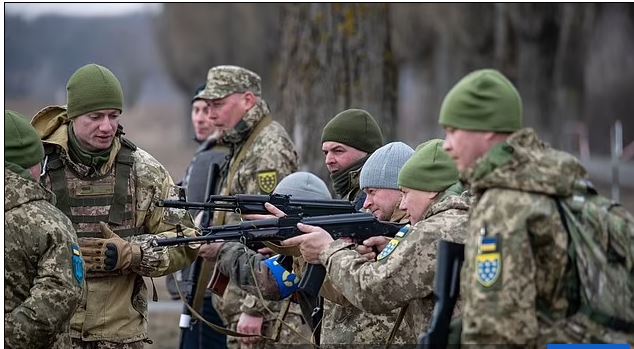 NË RREZIK EDHE SHQIPËRIA? Ministrja e Jashtme e Anglisë: Pas Ukrainës, Rusia do fillojë luftën edhe me…