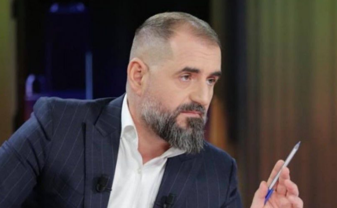 “ZBULIMET” e Çim Pekës: Prokurori që po heton Bashën, i njëjti që realizoi operacionin për…
