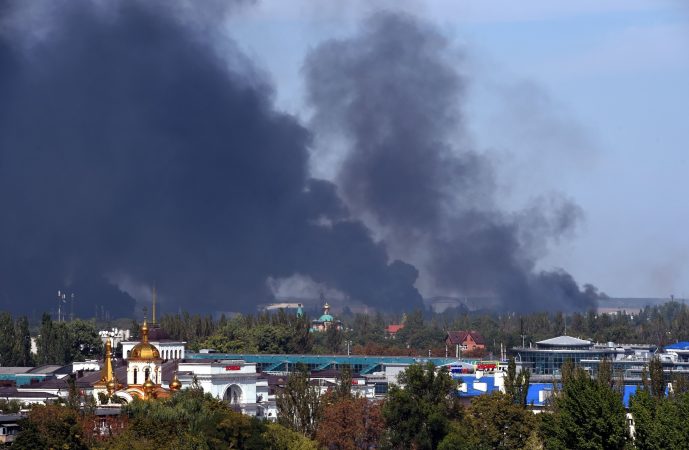 PRAG LUFTE/ Ministria e Mbrojtjes së Ukrainës bën deklaratën e fortë: Rusia po vendos bomba në Donetsk
