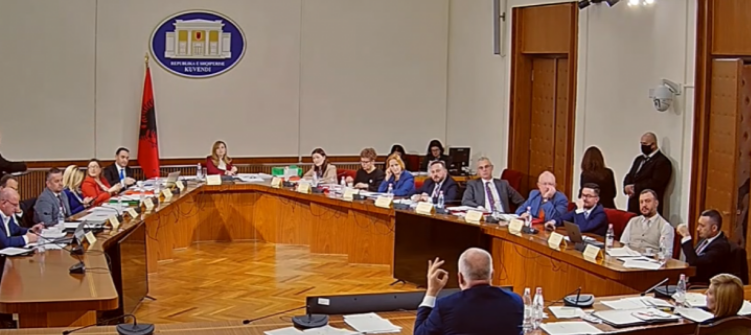 KOMISIONI/ Tabaku e pyet për Gugalljan e Zoton në kërkim, Rama i kthehet me ironi: Nuk e di kur kthehen nga…