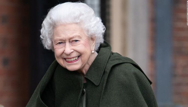 MBRETËRESHA ELIZABETH II INFEKTOHET ME COVID-19/ Ja gjendja e saj shëndetësore