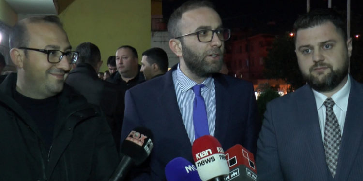 ZGJEDHJET NË LUSHNJË/ Bardhi prezanton Indrit Sefën dhe ironizon Genc Pollon pas akuzave të tij