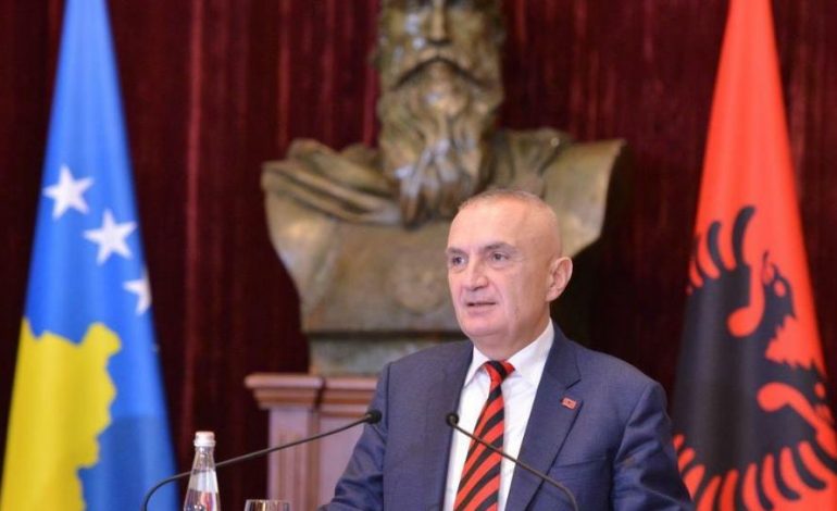 DITA E PAVARËSISË/ Meta uron Kosovën: Mirënjohje heronjve dhe dëshmorëve! Sëbashku…