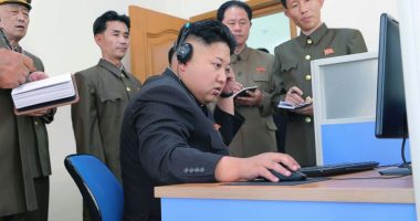 E BËN PËR HAKMARRJE/ Kush është “hakeri” që po provokon nervat e Kim Jong-un? I fik vazhdimisht…