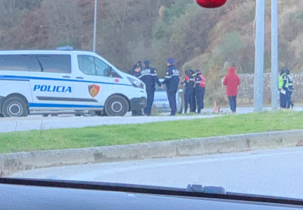 I KËRKUUAN TË NDALONTE PËR KONTROLL/ Si i shpëtoi nga duart policisë në postobllok 44-vjeçari (EMRI)